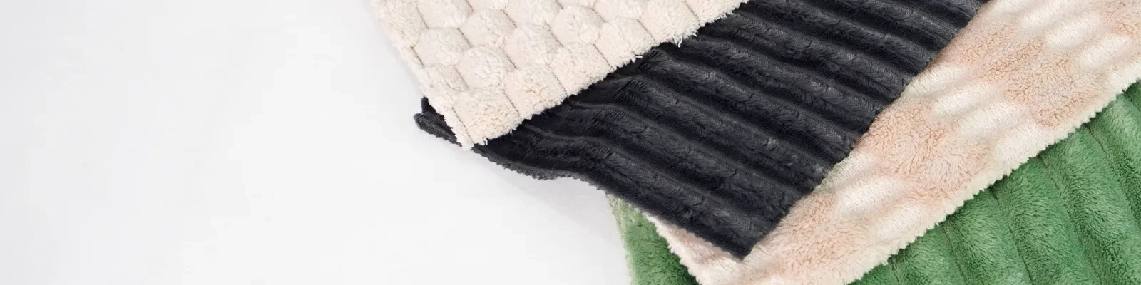 Jumbo cord is soft, sturdy and stylish—itsbold ribs add warmth and texture. Great forjackets, blankets, cushions, upholstery, bags and more.